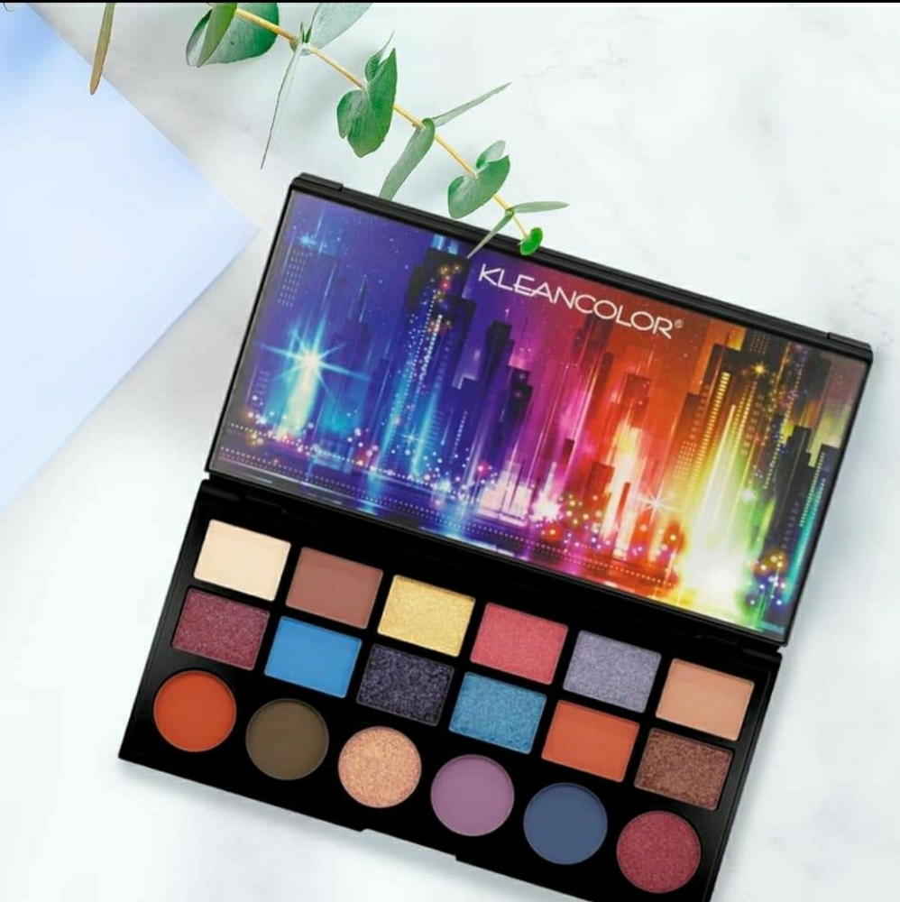 City Never Sleeps Makeup Eyeshadow Palette